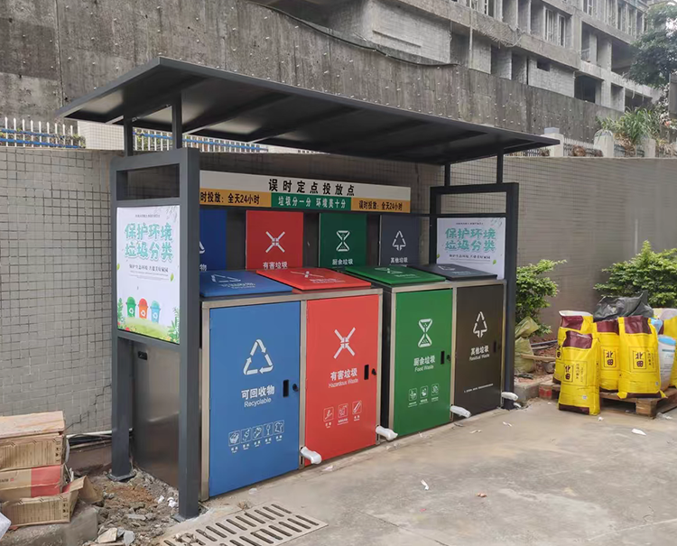 羅馬景福城，采購(gòu)了六套精美的垃圾分類(lèi)箱